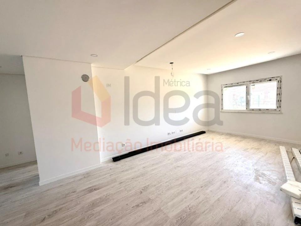 Apartamento T3 para Venda em Seixal, Arrentela e Aldeia de Paio Pires Foto 7