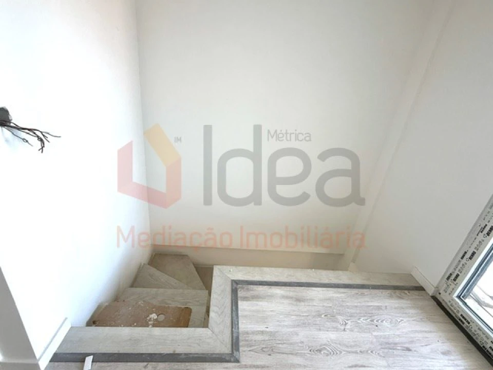 Apartamento T3 para Venda em Seixal, Arrentela e Aldeia de Paio Pires Foto 12