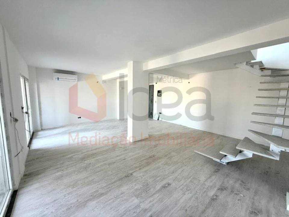 Apartamento T3 para Venda em Seixal, Arrentela e Aldeia de Paio Pires Foto 14