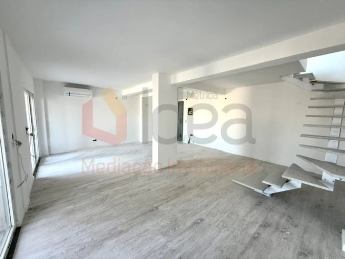 Apartamento T3 para Venda em Seixal, Arrentela e Aldeia de Paio Pires Foto 14