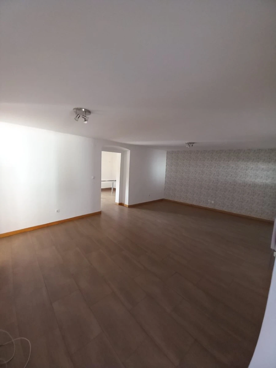 Moradia T4 para Venda em Sé e São Lourenço Foto 14