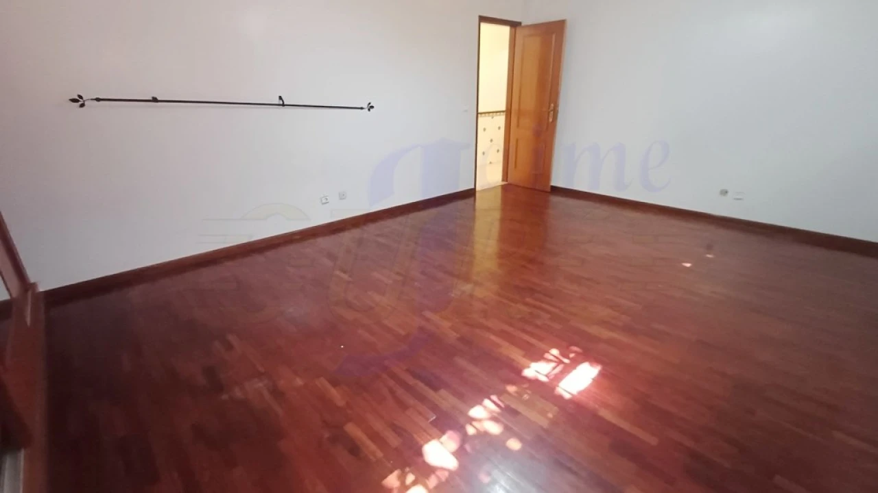 Apartamento T2 para Venda em Algueirão-Mem Martins Foto 9