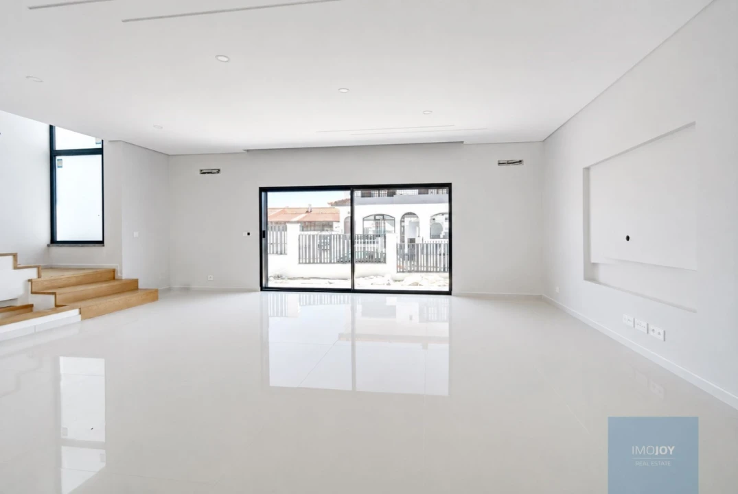 Moradia T3 para Venda em São Domingos de Rana Foto 4