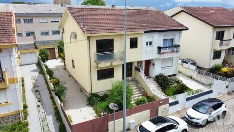 Moradia T3 para Arrendamento em Cidade da Maia