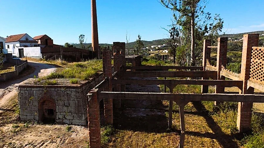 Terreno para Venda em Colmeias e Memória