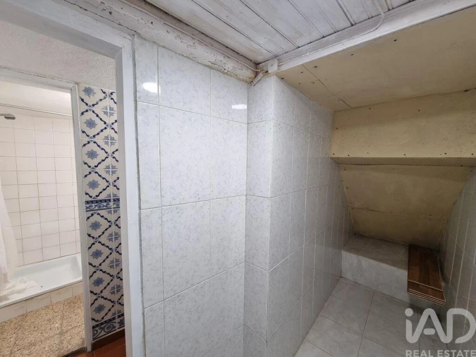 Moradia T2 para Venda em Folques Foto 5