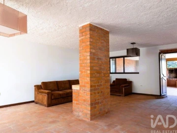 Quinta T6 para Venda em Colmeias e Memória