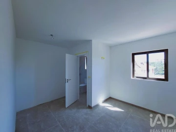 Quinta T6 para Venda em Colmeias e Memória
