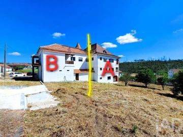 Quinta T6 para Venda em Colmeias e Memória