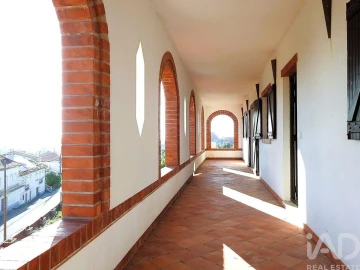 Quinta T6 para Venda em Colmeias e Memória