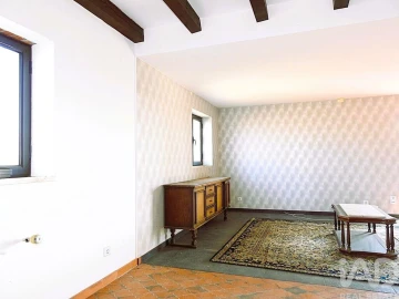 Quinta T6 para Venda em Colmeias e Memória