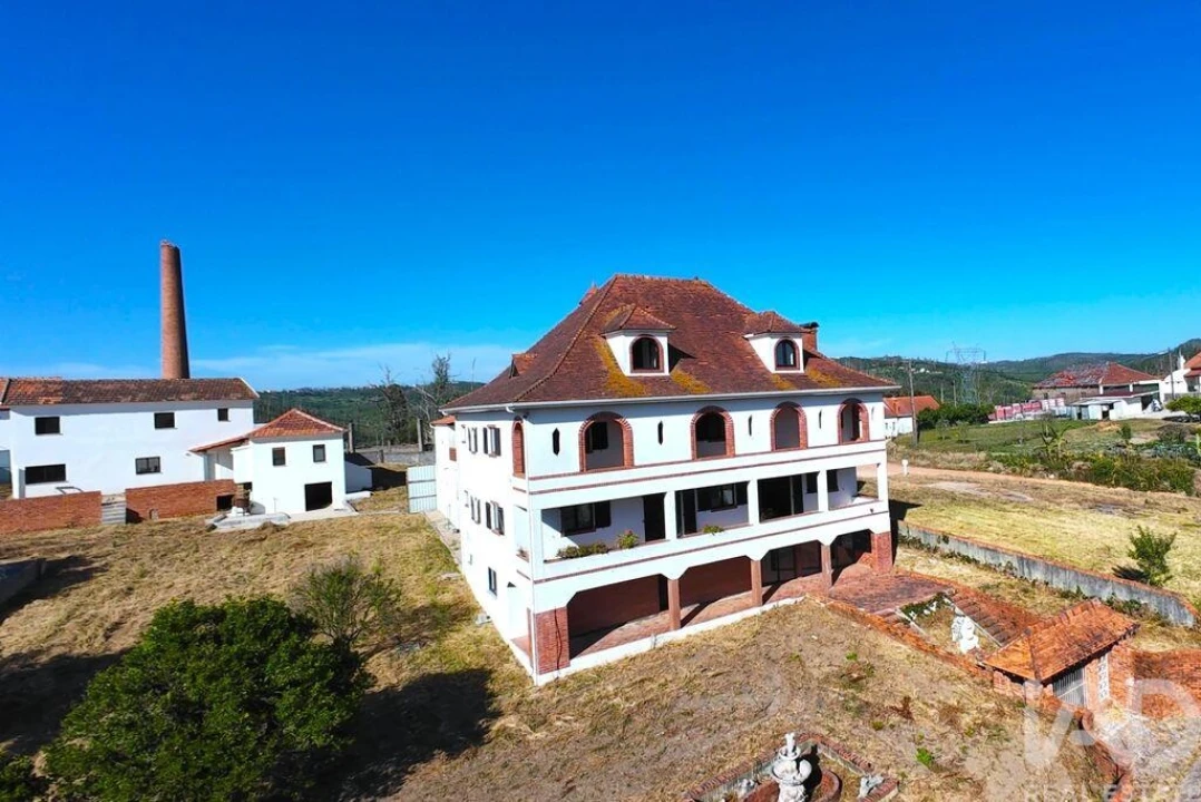 Quinta T6 para Venda em Colmeias e Memória Foto 1