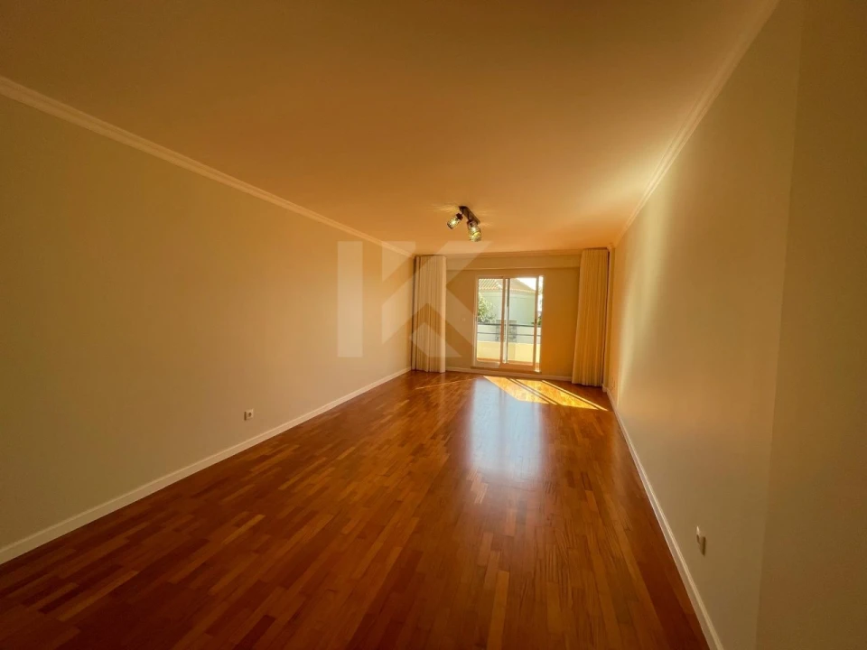 Apartamento T3 para Arrendamento em Funchal (São Pedro) Foto 5