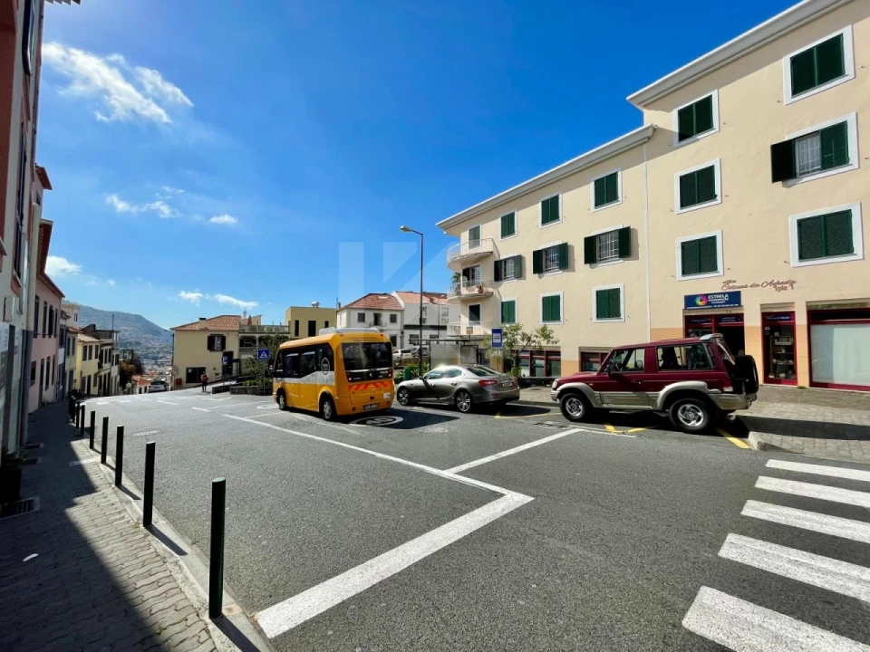 Apartamento T3 para Arrendamento em Funchal (São Pedro) Foto 31
