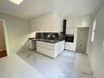 Apartamento T3 para Arrendamento em Funchal (São Pedro)