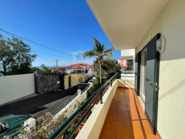 Apartamento T3 para Arrendamento em Funchal (São Pedro)