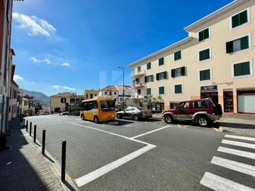 Apartamento T3 para Arrendamento em Funchal (São Pedro)