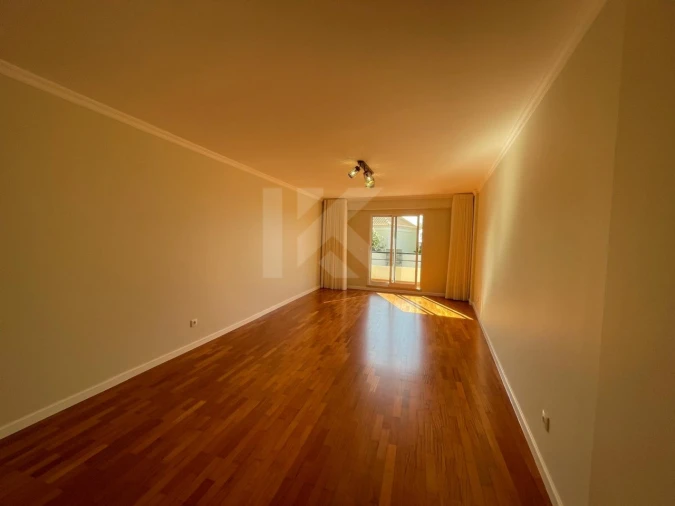 Apartamento T3 para Arrendamento em Funchal (São Pedro) Foto 5