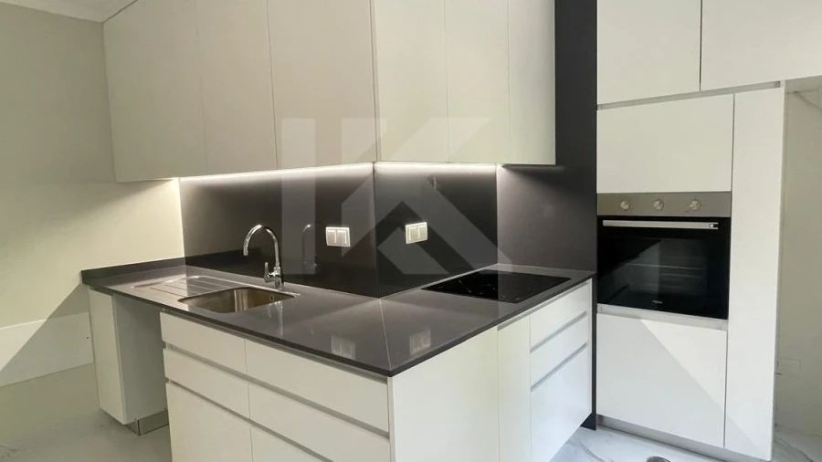 Apartamento T3 para Arrendamento em Funchal (São Pedro)
