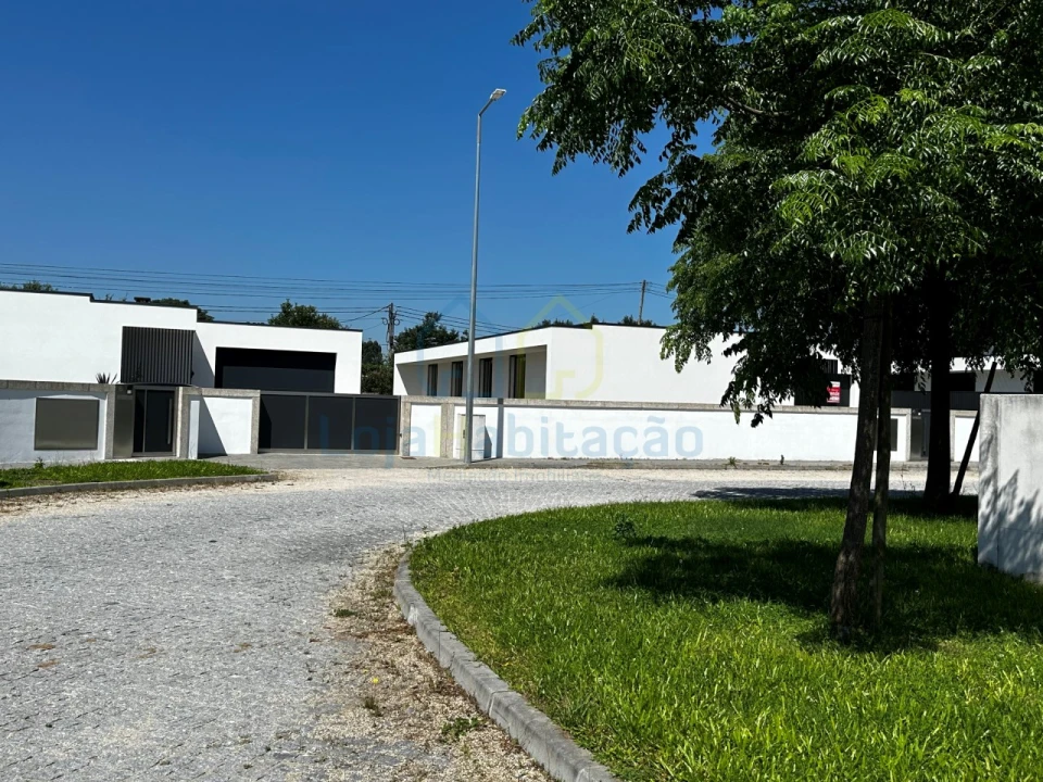 Moradia T3 para Venda em Ferreiros, Prozelo e Besteiros Foto 1
