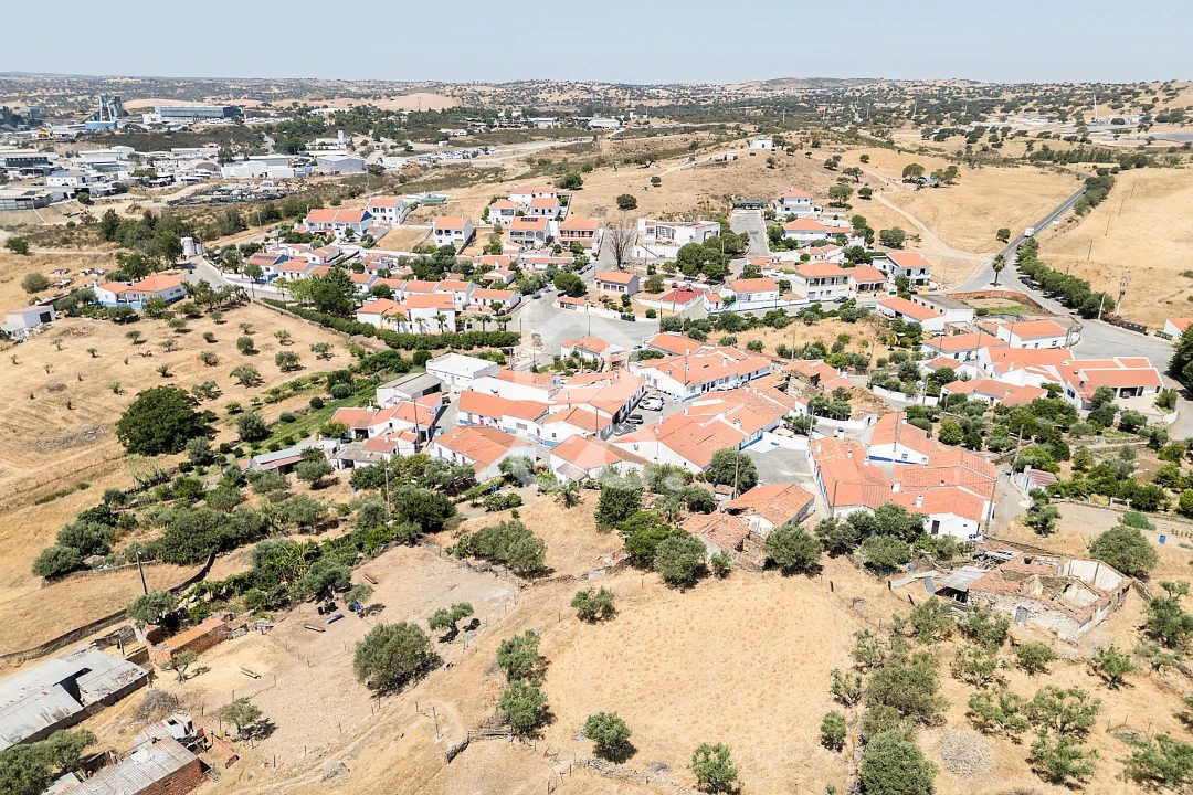 Moradia T1 para Venda em Santa Barbara de Padrões Foto 28
