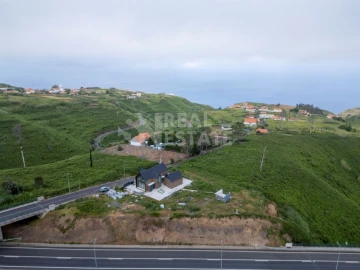 Moradia T2 para Venda em Ponta do Pargo