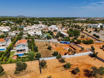 Terreno para Venda em Quarteira