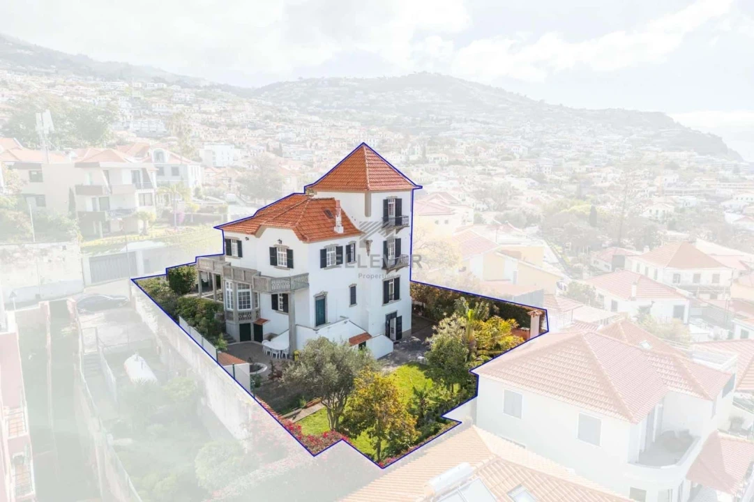 Moradia T4 para Venda em Funchal (Santa Maria Maior) Foto 4