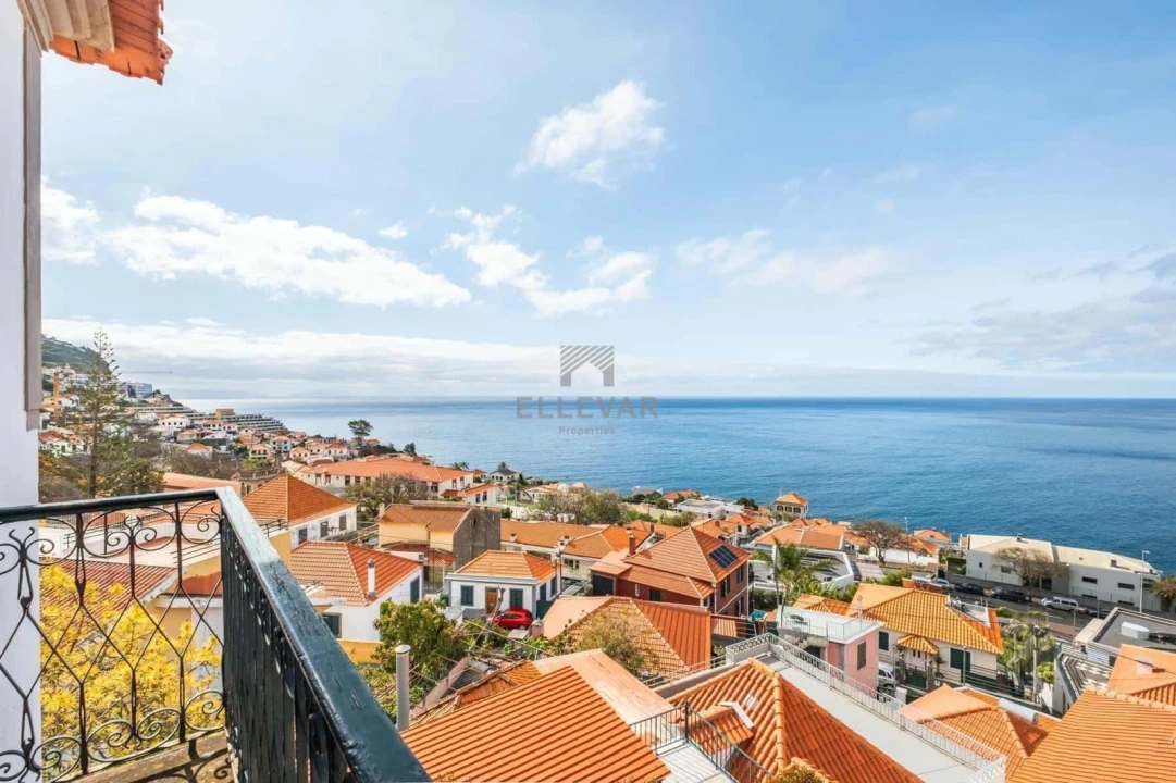 Moradia T4 para Venda em Funchal (Santa Maria Maior) Foto 3
