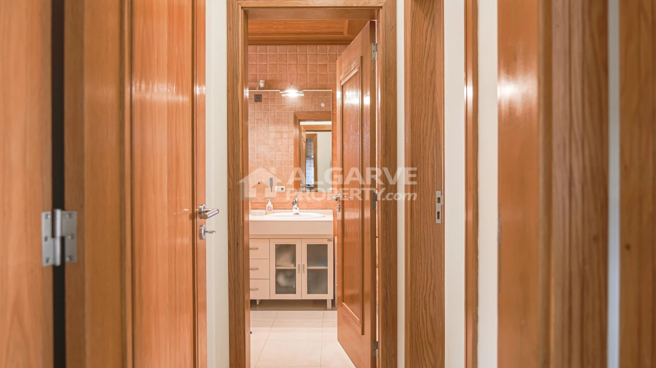 Apartamento T1 para Venda em Quarteira Foto 19
