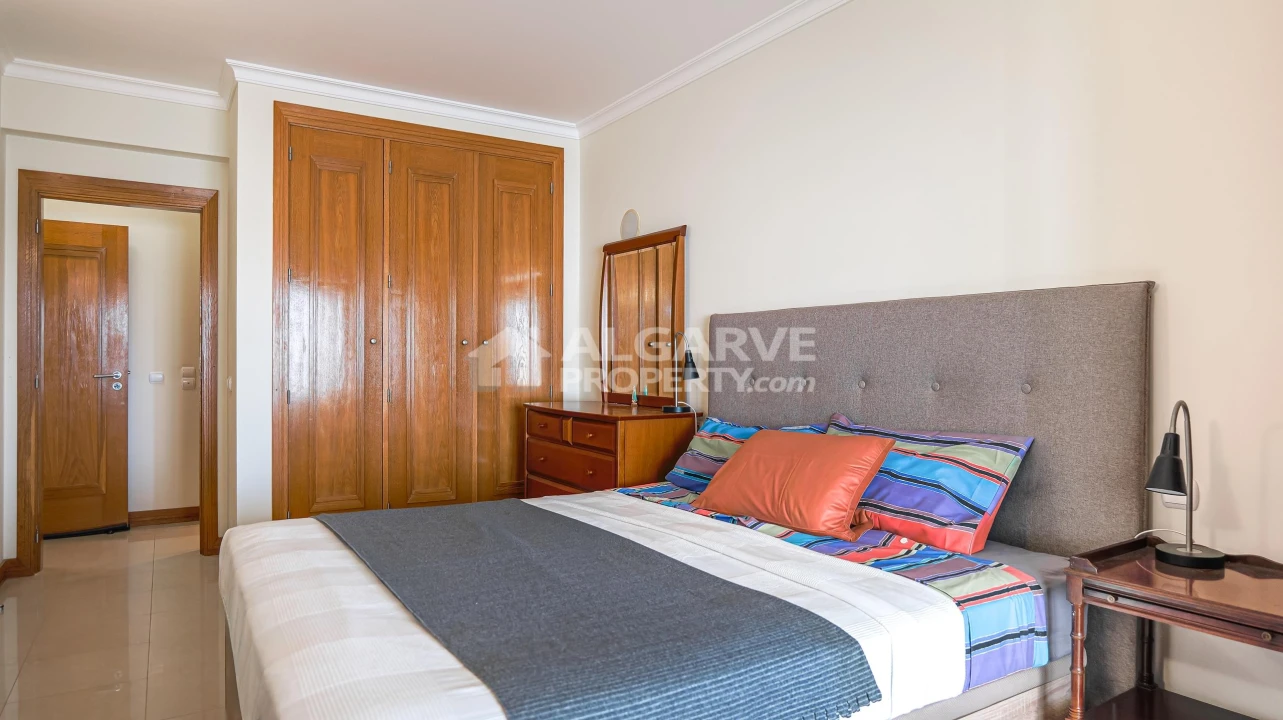 Apartamento T1 para Venda em Quarteira Foto 4