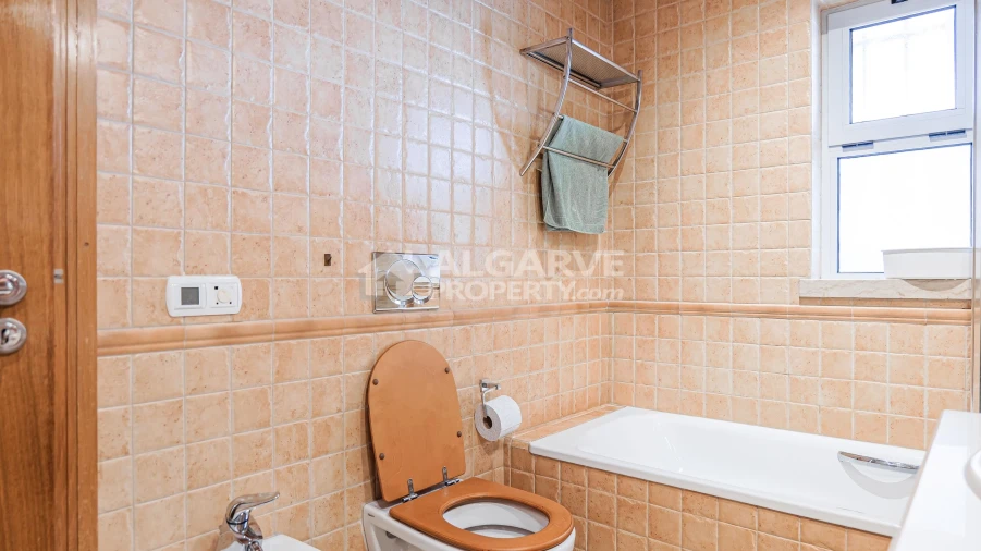 Apartamento T1 para Venda em Quarteira Foto 25
