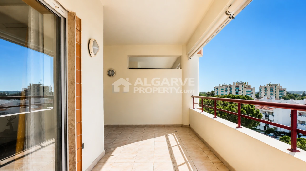 Apartamento T1 para Venda em Quarteira Foto 6