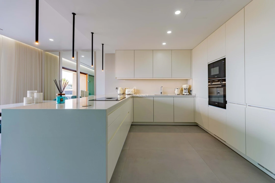 Apartamento T2 para Venda em Quarteira Foto 12