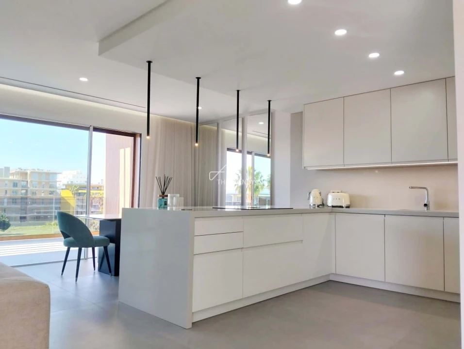 Apartamento T2 para Venda em Quarteira Foto 2
