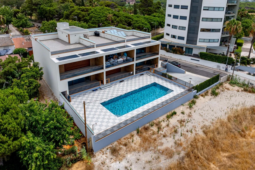 Apartamento T2 para Venda em Quarteira Foto 37