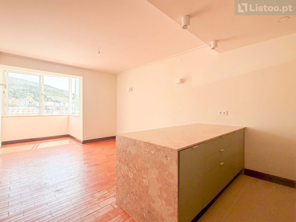 Apartamento T2 para Venda em Sesimbra (Santiago) Foto 2