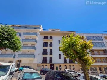 Apartamento T2 para Venda em Sesimbra (Santiago)