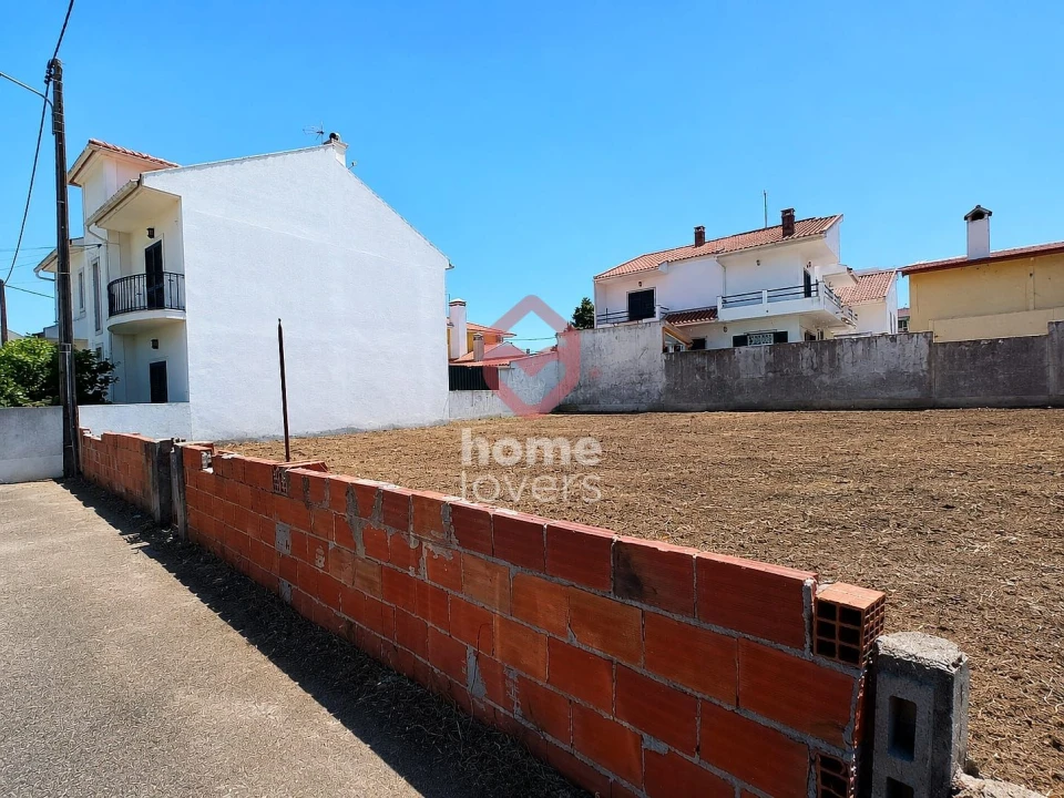Terreno para Venda em Amora Foto 1