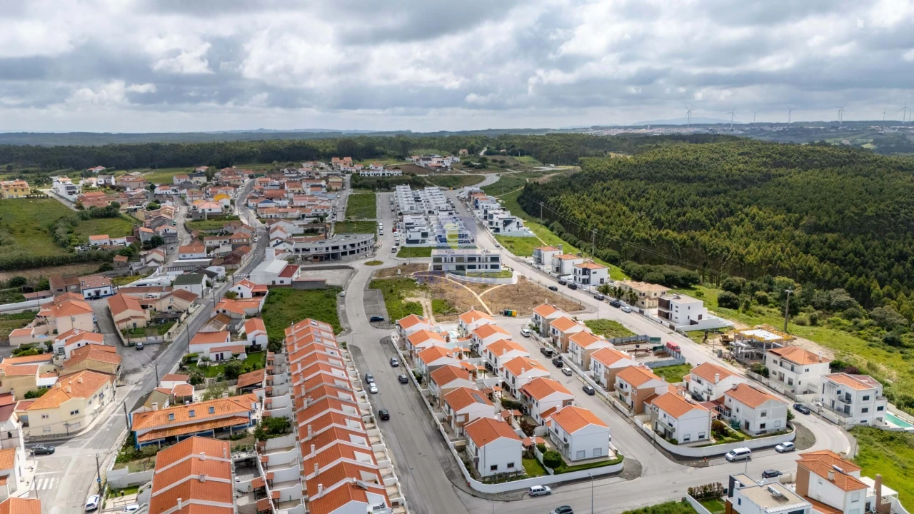 Moradia T3 para Venda em Atouguia da Baleia Foto 17