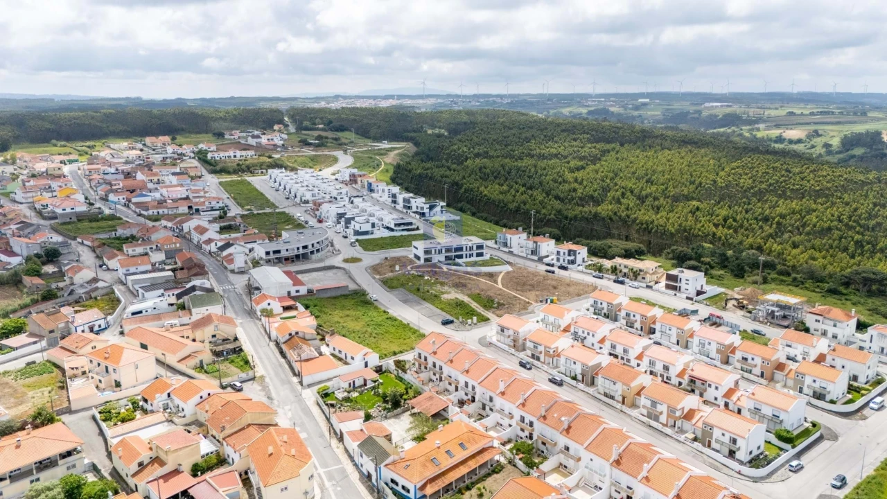 Moradia T3 para Venda em Atouguia da Baleia Foto 13