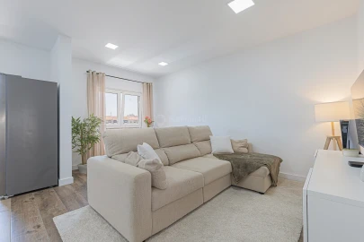Apartamento T2 para Venda em Baixa da Banheira e Vale da Amoreira