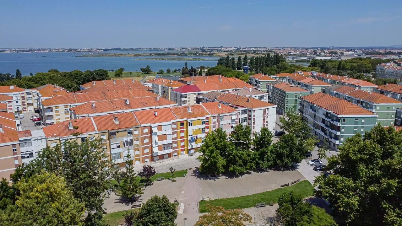 Apartamento T2 para Venda em Baixa da Banheira e Vale da Amoreira Foto 41