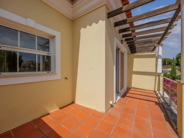 Moradia T4 para Venda em Quarteira