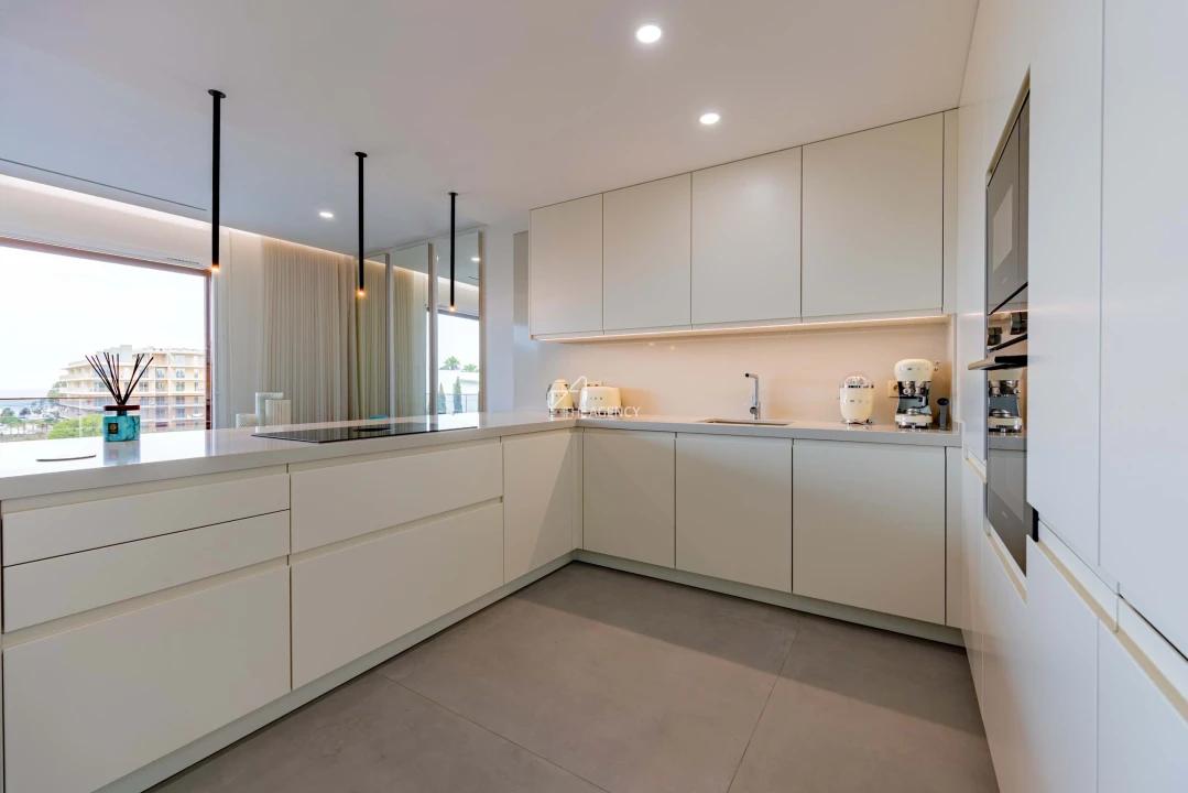 Apartamento T2 para Venda em Quarteira Foto 14