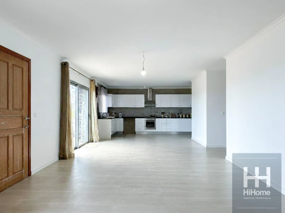 Moradia T3 para Venda em São Roque Foto 4