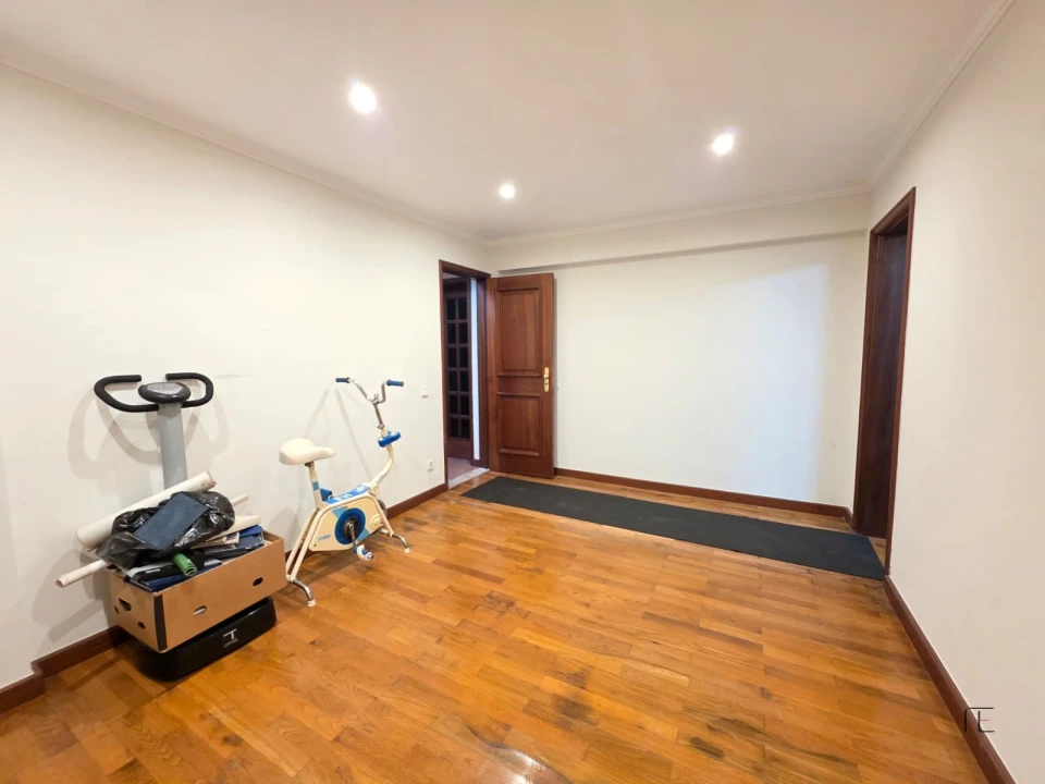 Moradia T4 para Venda em Arcozelo Foto 26