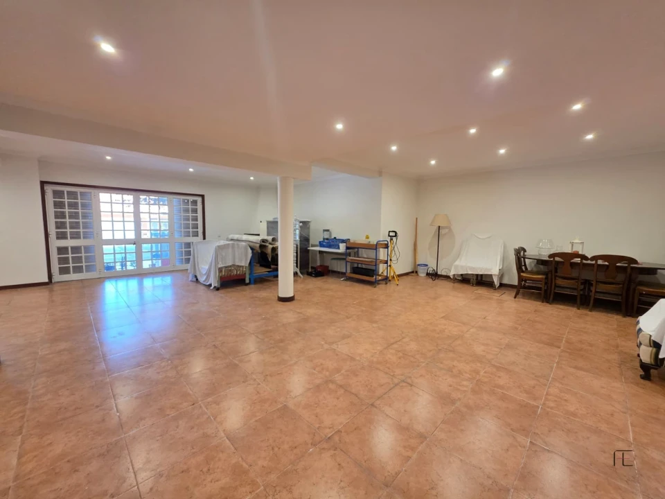 Moradia T4 para Venda em Arcozelo Foto 23