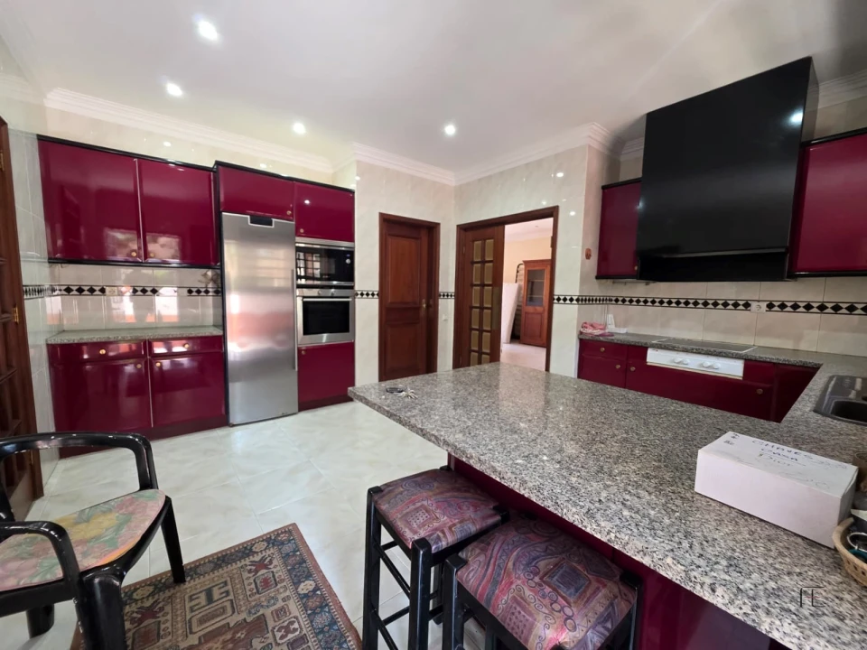 Moradia T4 para Venda em Arcozelo Foto 16