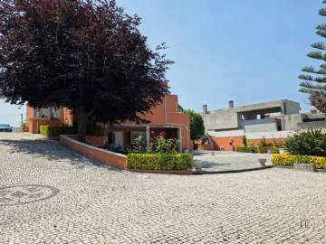 Moradia T4 para Venda em Arcozelo
